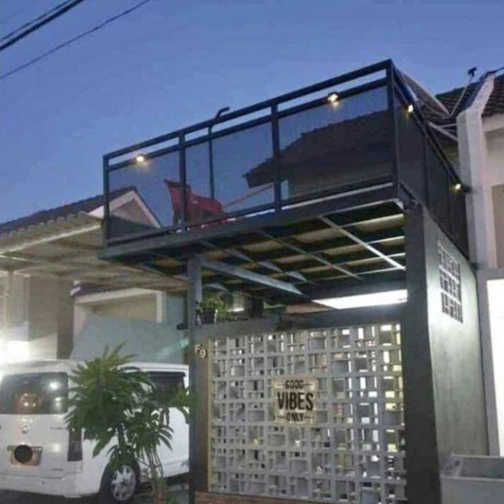 Agus - Godean Dari awal survey sampai selesai pemasangan railing balkon, semua lancar. Tim Wahyu Abadi sangat profesional dan tepat waktu. Hasilnya bikin rumah saya jadi makin bagus