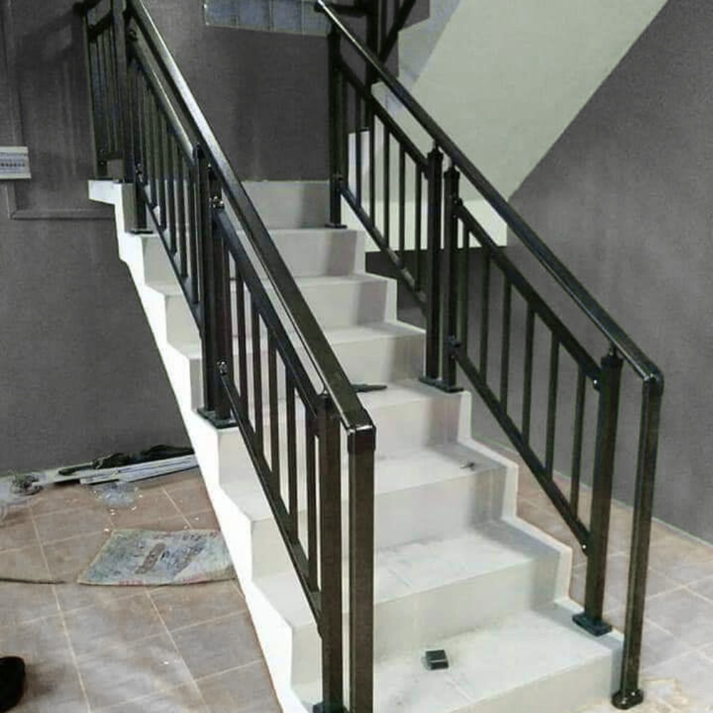 Siska - Yogyakarta Railing tangga yang dipasang keren banget! Modelnya simpel tapi elegan. Anak-anak juga lebih aman sekarang. Harganya juga masuk akal.